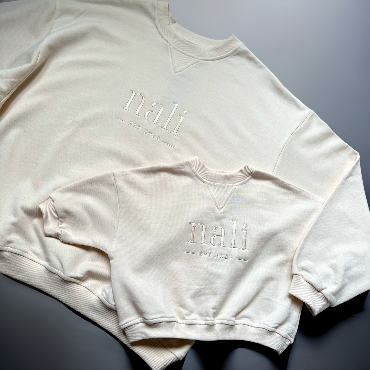 nali | Signature mom sweatshirt