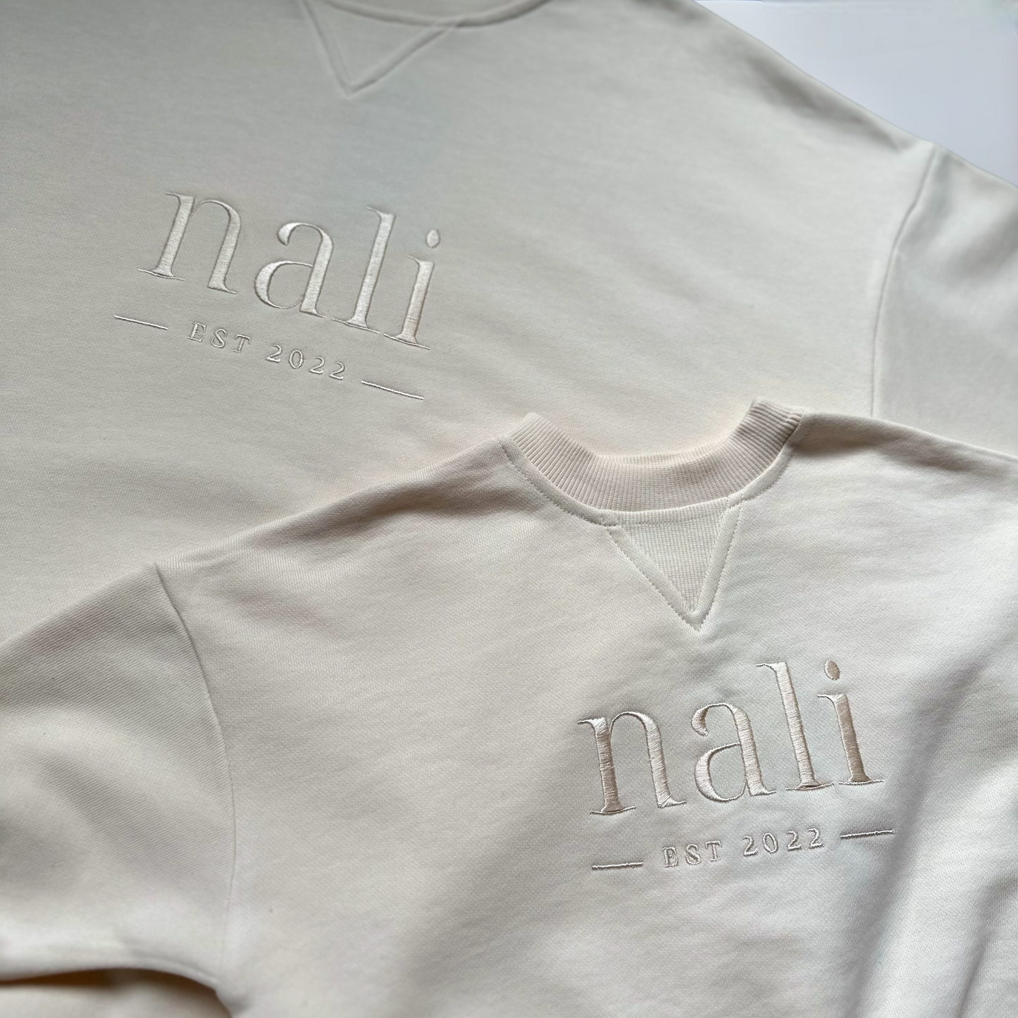 nali | Signature mom sweatshirt